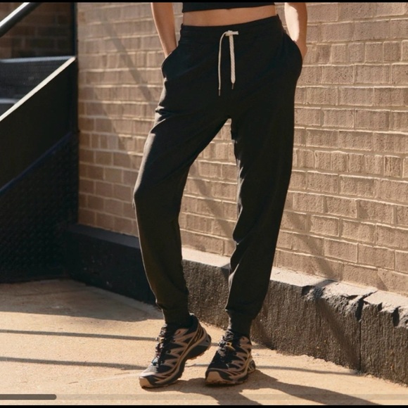 Vuori Joggers with White Drawstring - Picture 1 of 5